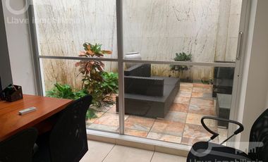 Venta de Edificio de Oficinas con 3 niveles en calle Madero, Col. María de la Piedad, Coatzacoalcos, Ver.
