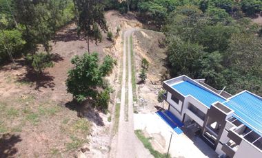 Venta o permuta de parcelas en conjunto  cazadores resort