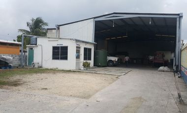 BODEGA EN VENTA, CON PATIO MANIOBRAS. 700 m2. CARMEN, CAMPECHE.