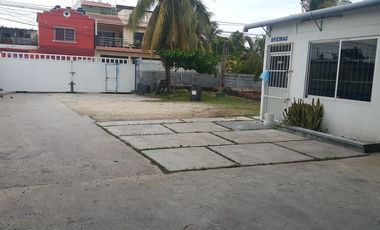 BODEGA EN VENTA, CON PATIO MANIOBRAS. 700 m2. CARMEN, CAMPECHE.