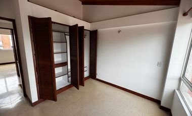 apartamento en arriendo en el esmeraldal. Cod A214889