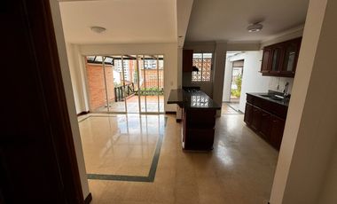 apartamento en arriendo en el esmeraldal. Cod A214889