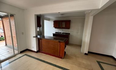 apartamento en arriendo en el esmeraldal. Cod A214889