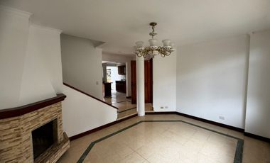 apartamento en arriendo en el esmeraldal. Cod A214889