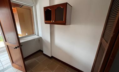 apartamento en arriendo en el esmeraldal. Cod A214889