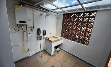 apartamento en arriendo en el esmeraldal. Cod A214889