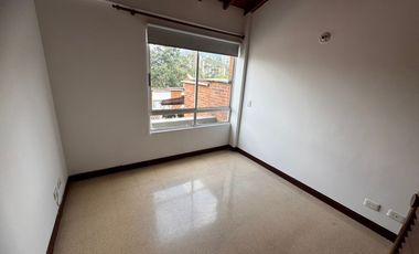 apartamento en arriendo en el esmeraldal. Cod A214889