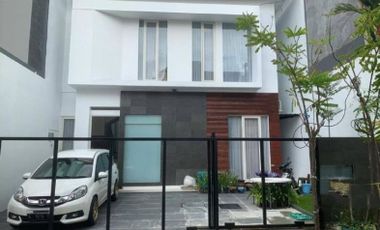Rumah Manyar Tirtoasri New Minimalis, Siap Huni, Carport 3 Mobil