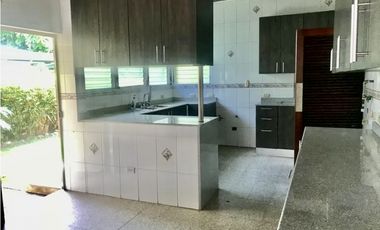 SE VENDE CASA EN EL CARMEN $550,000