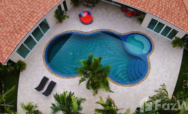5 Bedroom Pool Villa For Sale in Pattaya
