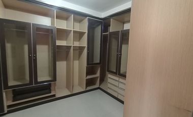 5 Bedroom Condo for sale