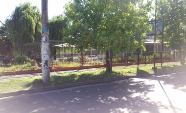 LOCAL COMERCIAL APTO TODO DESTINO. PARQUE CON SALIDA A TRES CALLES.