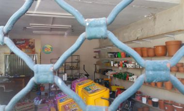 LOCAL COMERCIAL APTO TODO DESTINO. PARQUE CON SALIDA A TRES CALLES.