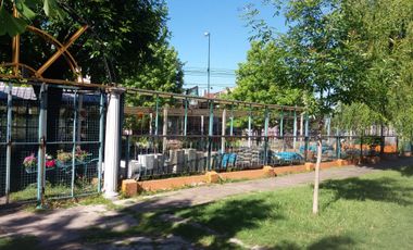 LOCAL COMERCIAL APTO TODO DESTINO. PARQUE CON SALIDA A TRES CALLES.