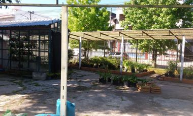 LOCAL COMERCIAL APTO TODO DESTINO. PARQUE CON SALIDA A TRES CALLES.