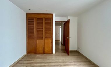 apartamento en arriendo en el chico. Cod A19856