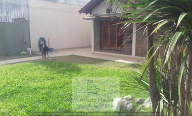 Manuelita De Rosas al 1700 / Banfield