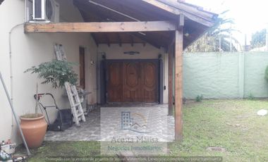 Manuelita De Rosas al 1700 / Banfield