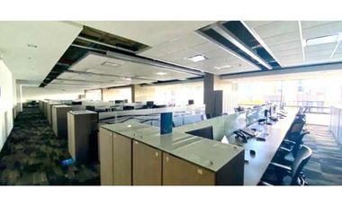 SE ARRIENDA OFICINA EN BOGOTA CON MOBILIARIO