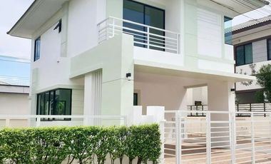 3 Bedroom House for sale at Baanfah Piyarom Tendro Wongwaen-Lumlukka Klong 6