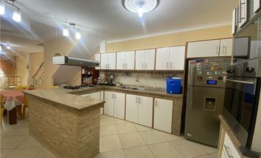 Casa Rentera de venta al Norte de Manta