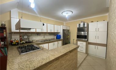 Casa Rentera de venta al Norte de Manta