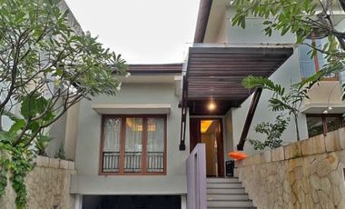 Dijual Rumah Konsep Villa Bali di Kemang Jakarta Selatan
