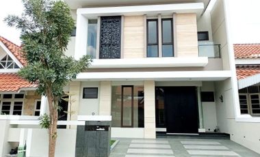 Rumah Cantik Baru Gress dan Strategis di Citraland Surabaya