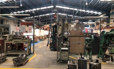 EN VENTA NAVE INDUSTRIAL, BODEGA, OFICINAS  EN XOCHIMILCO