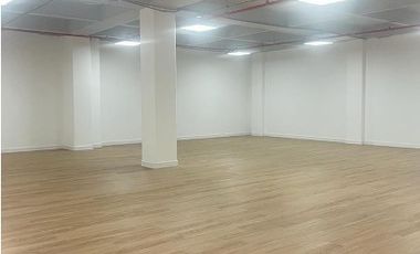 oficina en arriendo en chico norte. Cod A226