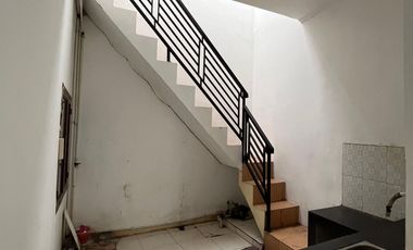 Rumah Siap Huni 12 Menit ke Pintu Tol Jatiwarna 1 Dibantu KPR J-39323