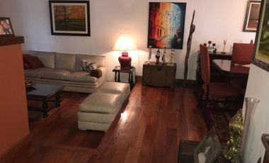 Casa 5amb muy bien ubicada c/ garage cubierto