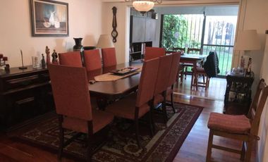 Casa 5amb muy bien ubicada c/ garage cubierto