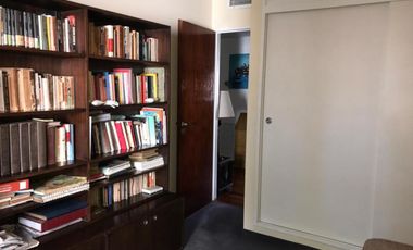 Casa 5amb muy bien ubicada c/ garage cubierto