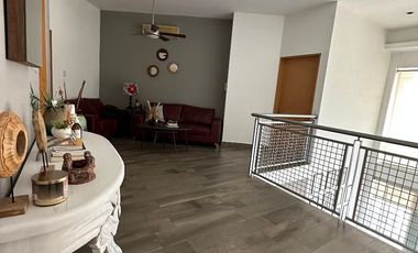 Hermosa casa en Prados de San Jeronimo con Alberca (HCV-029-29567 SS)
