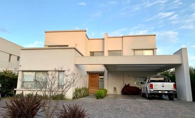 Casa en venta en Nuevo Quilmes
