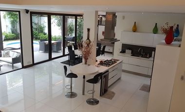 Modern House in Bel Air For Sale