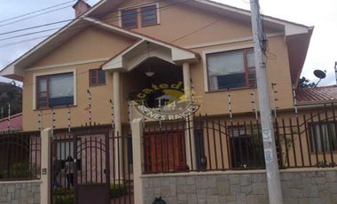 Casa de venta en Av. Roma – código:11380