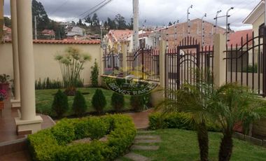 Casa de venta en Av. Roma – código:11380