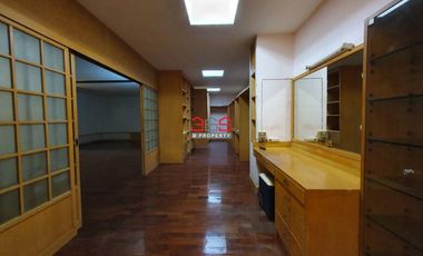 ขาย - บ้านเดี่ยว 3 ชั้น พร้อมชั้นใต้ดิน 180 ตรว หลังห้างพาราไดซ์ปาร์ค ถนนศรีนครินทร์