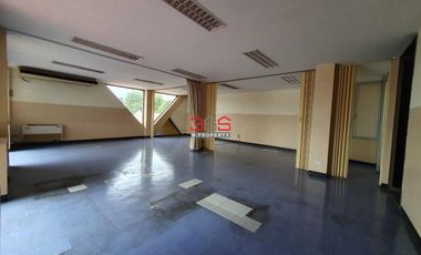 ขาย - บ้านเดี่ยว 3 ชั้น พร้อมชั้นใต้ดิน 180 ตรว หลังห้างพาราไดซ์ปาร์ค ถนนศรีนครินทร์