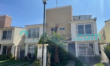 casa en renta, ampliada, remodelada y con excelentes acabados...