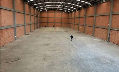 BODEGA EN ARRENDAMIENTO 2.700 M2 MOSQUERA