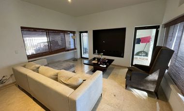 Casa en venta Fracc. Calicantos