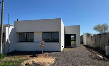 Vendo Casa a Estrenar en Caseros, Entre Ríos.