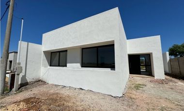 Vendo Casa a Estrenar en Caseros, Entre Ríos.