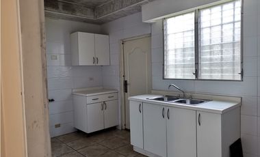 SE VENDE CASA DE ESQUINA EN BRISAS DEL GOLF ARRAIJAN 475 MTS