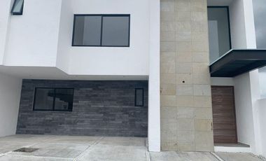 Lomas de Juriquilla casa nueva en VENTA con jardín de 100 mts2 GPT2304
