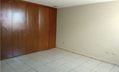 Edificio En Venta De 2 Departamentos En Estrellas del Sur