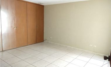 Edificio En Venta De 2 Departamentos En Estrellas del Sur